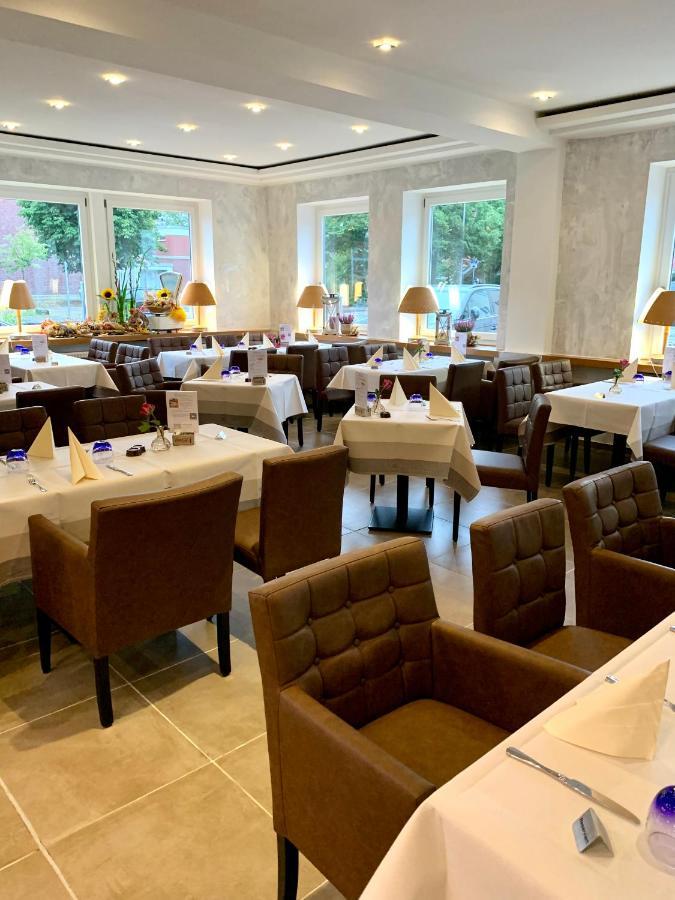 Boutique Hotel Goldene Henne Wolfsburg Buitenkant foto