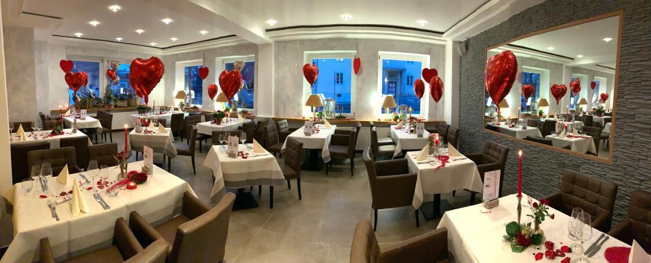 Boutique Hotel Goldene Henne Wolfsburg Buitenkant foto
