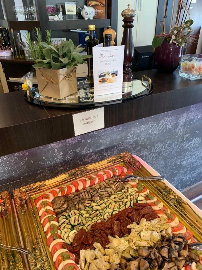 Boutique Hotel Goldene Henne Wolfsburg Buitenkant foto