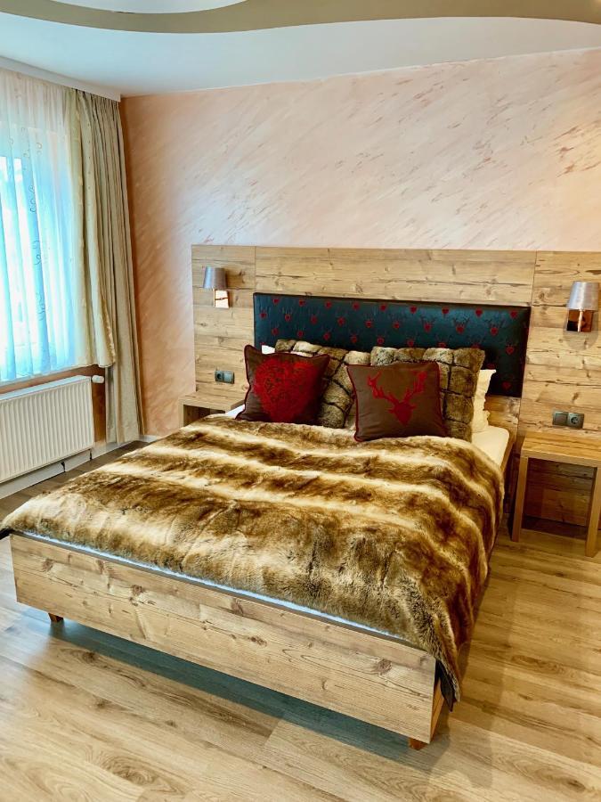 Boutique Hotel Goldene Henne Wolfsburg Buitenkant foto